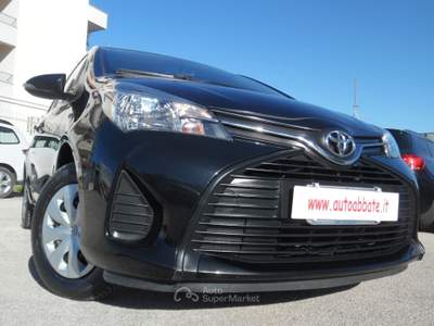 Toyota Yaris 5 porte Active Nero usata Qualiano