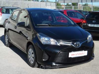 Toyota Yaris 5 porte Active Nero usata Qualiano