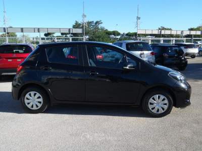 Toyota Yaris 5 porte Active Nero usata Qualiano