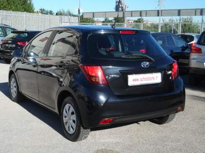 Toyota Yaris 5 porte Active Nero usata Qualiano