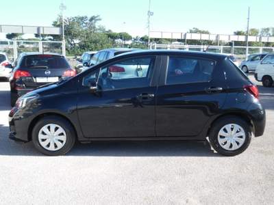 Toyota Yaris 5 porte Active Nero usata Qualiano