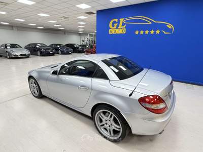 Mercedes-Benz SLK V6 DA 272CV*FULL OPTIONAL*BOOK SERVICE*PRIMA VERNICE*ASI* Argento usata Ciserano