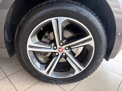 Jaguar F-Pace 2.0d i4 R-Sport awd 240cv auto Grigio usata Montecchio Maggiore