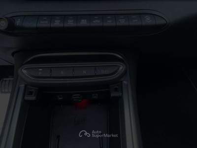 Jeep Avenger 1.2 Turbo 100 CV MHEV Summit Giallo usata Beinasco