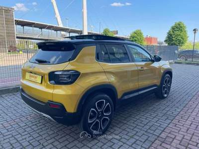 Jeep Avenger 1.2 Turbo 100 CV MHEV Summit Giallo usata Beinasco