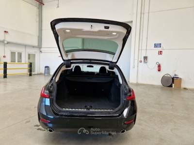 BMW Serie 3 318d BMW SERIE 3 318D 48V BUSINESS ADVANTAGE TOURING AUTO STATION WAGON usata Casei Gerola