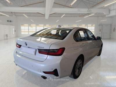 BMW Serie 3 318d BMW SERIE 3 318D 48V BUSINESS ADVANTAGE AUTO 4 PORTE BERLINA usata Pozzuoli