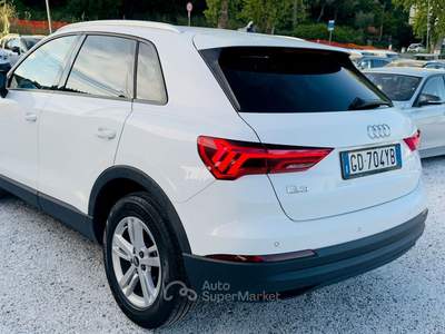 Audi Q3 S tronic line edition Bianco usata Massarosa