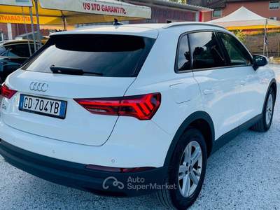 Audi Q3 S tronic line edition Bianco usata Massarosa