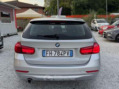 BMW Serie 3 318d 318 318d Touring Business Advantage aut. Argento usata Massarosa