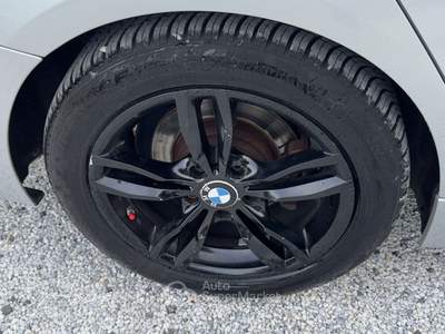 BMW Serie 3 318d 318 318d Touring Business Advantage aut. Argento usata Massarosa
