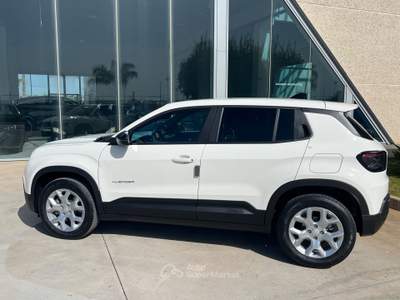Jeep Avenger 110 CV MHEV Altitude possibilità noleggio no scoring Bianco usata Gela
