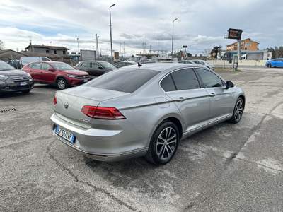 Volkswagen Passat Passat 1.6 TDI Business Line 120cv Grigio usata Rimini