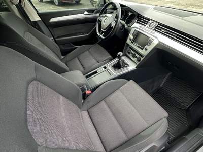 Volkswagen Passat Passat 1.6 TDI Business Line 120cv Grigio usata Rimini