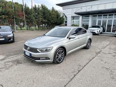 Volkswagen Passat Passat 1.6 TDI Business Line 120cv Grigio usata Rimini