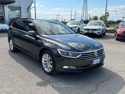 Volkswagen Passat Volkswagen Passat 2.0 TDI DSG Executive BlueMotion Tech Grigio usata Rimini