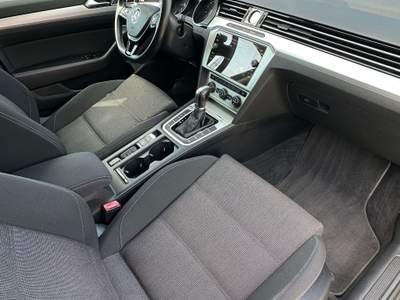 Volkswagen Passat Volkswagen Passat 2.0 TDI DSG Executive BlueMotion Tech Grigio usata Rimini