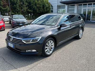 Volkswagen Passat Volkswagen Passat 2.0 TDI DSG Executive BlueMotion Tech Grigio usata Rimini
