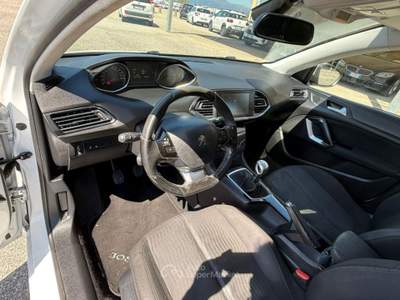 Peugeot 308 1.6 BlueHDi Bianco usata San Salvatore Telesino