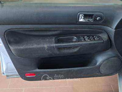 Volkswagen Golf 4 MOTION 4X4 Argento usata Villa di Tirano