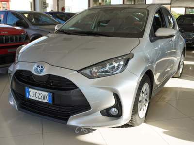 Toyota Yaris 1.5 Hybrid 5 porte Active Argento usata San Vito dei Normanni