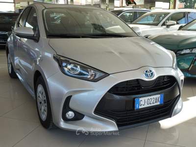 Toyota Yaris 1.5 Hybrid 5 porte Active Argento usata San Vito dei Normanni