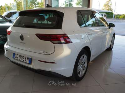 Volkswagen Golf 1.0 eTSI EVO DSG Life Bianco usata San Vito dei Normanni