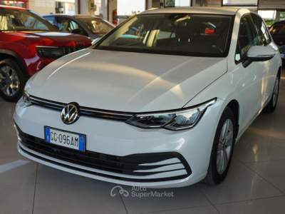 Volkswagen Golf 1.0 eTSI EVO DSG Life Bianco usata San Vito dei Normanni Volkswagen Golf 1.0 eTSI EVO DSG Life Bianco usata San Vito dei Normanni