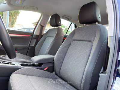 Volkswagen Golf 1.0 eTSI 110 CV EVO LIFE DSG Blu/Azzurro usata Pomigliano d'Arco