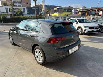 Volkswagen Golf 2.0 tdi Life 115cv -Telecamera-Clima 3 Zone-App Connect-24 Mesi di Garanzia- Grigio usata Francavilla al Mare