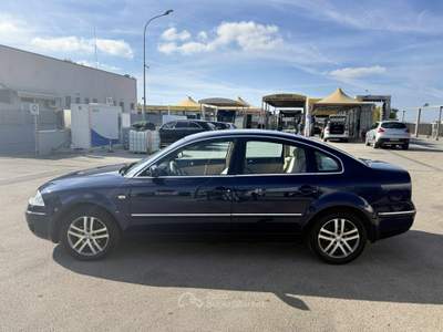 Volkswagen Passat /130 CV cat Highline 1 PROPRIETARIO Blu/Azzurro usata Gravina in Puglia