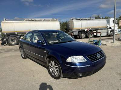 Volkswagen Passat /130 CV cat Highline 1 PROPRIETARIO Blu/Azzurro usata Gravina in Puglia