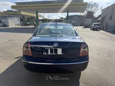 Volkswagen Passat /130 CV cat Highline 1 PROPRIETARIO Blu/Azzurro usata Gravina in Puglia