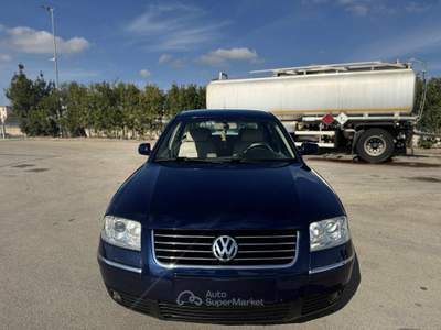 Volkswagen Passat /130 CV cat Highline 1 PROPRIETARIO Blu/Azzurro usata Gravina in Puglia