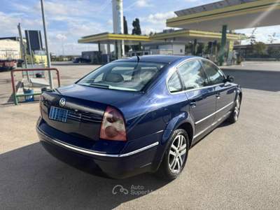 Volkswagen Passat /130 CV cat Highline 1 PROPRIETARIO Blu/Azzurro usata Gravina in Puglia