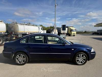 Volkswagen Passat /130 CV cat Highline 1 PROPRIETARIO Blu/Azzurro usata Gravina in Puglia