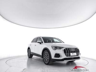 Audi Q3 35 2.0 tdi Business Advanced s-tronic Bianco usata Corciano