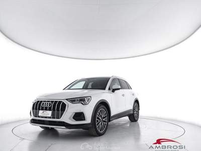 Audi Q3 35 2.0 tdi Business Advanced s-tronic Bianco usata Corciano