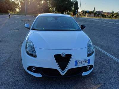 Alfa Romeo Giulietta Danni specchietto e carrozzeria usata Ladispoli