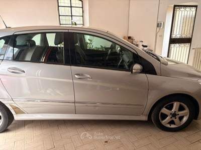 Mercedes-Benz Classe B B Argento usata Pavia
