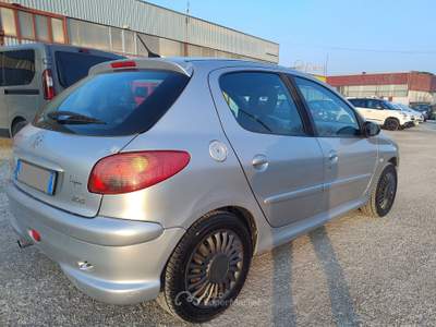 Peugeot 206 Peugeot 206-1.6 con 5 Porte-Impianto a Metano Argento usata OSIMO
