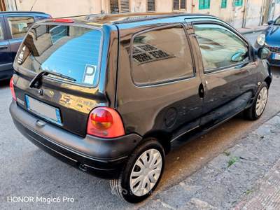 Renault Twingo totalmente tagliandata nessunn lavoro da fare anche revisionata Nero usata Messina
