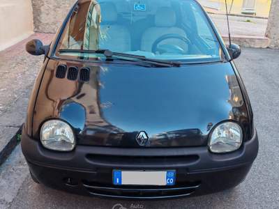 Renault Twingo totalmente tagliandata nessunn lavoro da fare anche revisionata Nero usata Messina