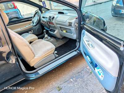 Renault Twingo totalmente tagliandata nessunn lavoro da fare anche revisionata Nero usata Messina