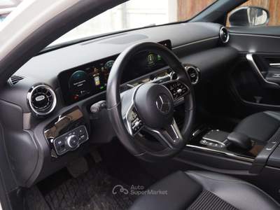 Mercedes-Benz Classe A e hybrid EQ Sport Bianco usata Bari