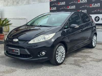 Ford Fiesta 5 porte Titanium Nero usata Giugliano in Campania