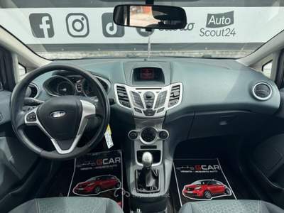 Ford Fiesta 5 porte Titanium Nero usata Giugliano in Campania