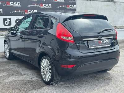 Ford Fiesta 5 porte Titanium Nero usata Giugliano in Campania