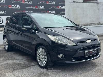 Ford Fiesta 5 porte Titanium Nero usata Giugliano in Campania