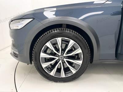 Volvo V90 Cross Country B4 (d) 197CV AWD AUT ULTIMATE Blu/Azzurro usata Bassano del Grappa